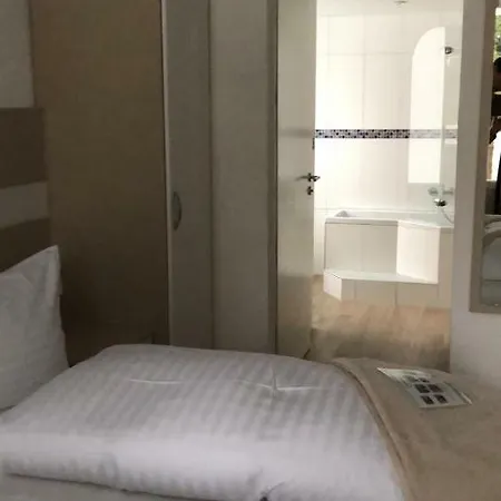 Hotel Centre De 3*